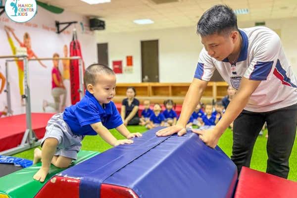 Gym Kids cho trẻ mầm non – môn học thể chất mũi nhọn tại HaNoi Center Kids